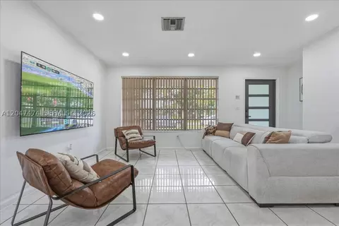 Other - 7850 W 16th Ave, Hialeah, FL 33014 photo 3 of 13