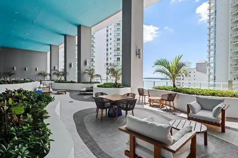 Exterior - 1300 Brickell Bay Dr #1110, Miami, FL 33131 photo 3 of 5