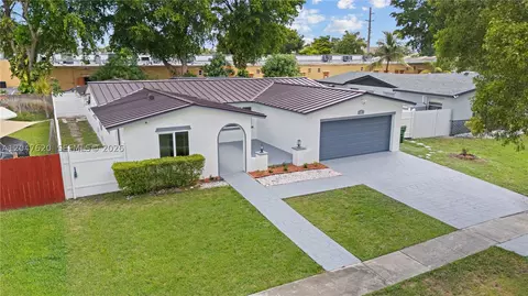 9110 NW 18th Ct, Pembroke Pines, FL 33024