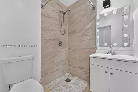 Bath - 17841 SW 112th Pl, Miami, FL 33157 photo 1 of 2