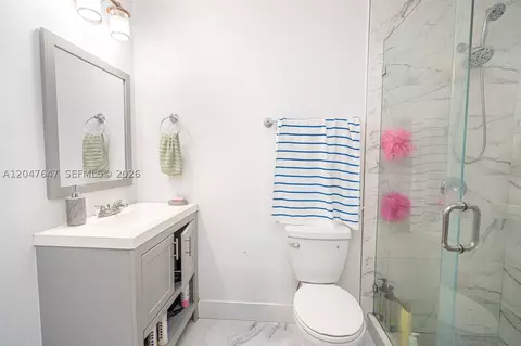 Bath - 525 E 24th St, Hialeah, FL 33013 photo 2 of 4
