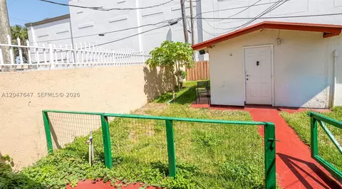 Exterior - 525 E 24th St, Hialeah, FL 33013 photo 2 of 3