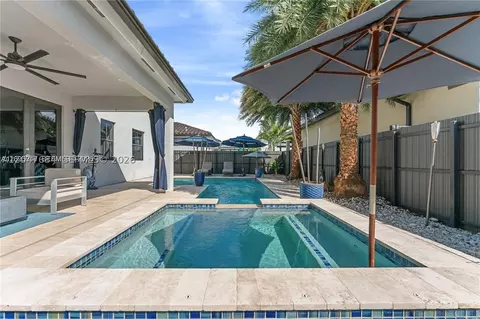 Exterior - 14856 SW 27th Ter, Miami, FL 33185 photo 5 of 11