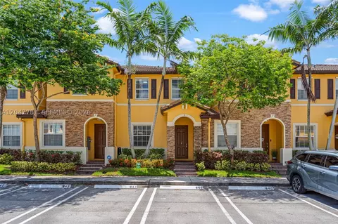9133 SW 227th St #8, Cutler Bay, FL 33190