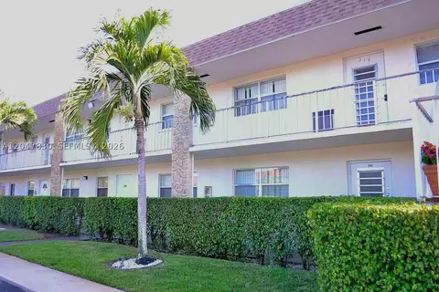 9855 Sandalfoot Blvd #308, Boca Raton, FL 33428
