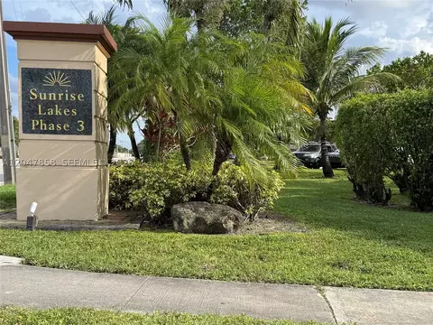 9101 Sunrise Lakes Blvd #215, Sunrise, FL 33322
