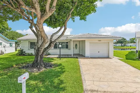 8855 NW 10th Pl, Plantation, FL 33322