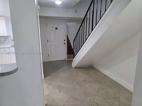 40 NW 87th Ave #D201, Miami, FL 33172