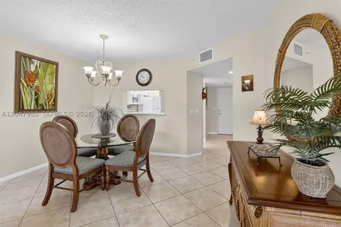 1651 SW 127th Ave #305A, Pembroke Pines, FL 33027