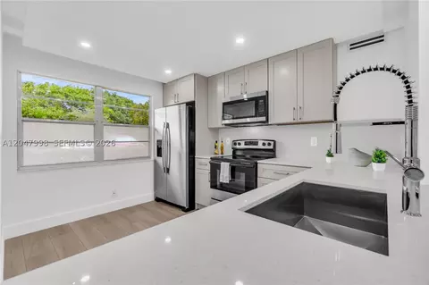 2305 Lucaya Ln #H1, Coconut Creek, FL 33066