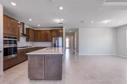 4480 Gramercy Dr, Oakland Park, FL 33309