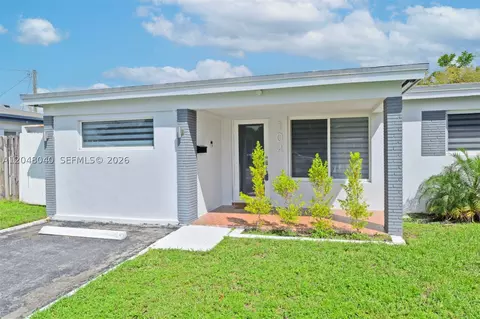 104 SW 7th St, Hallandale Beach, FL 33009