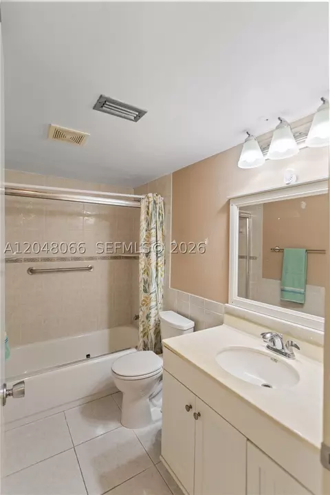 Bath - 204 E Laurel Dr #1204, Margate, FL 33063 photo 3 of 4