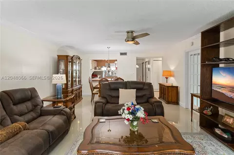 Living - 204 E Laurel Dr #1204, Margate, FL 33063 photo 3 of 4