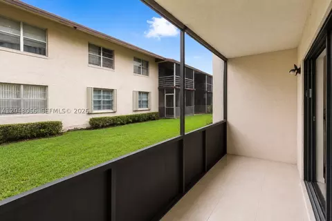 Exterior - 204 E Laurel Dr #1204, Margate, FL 33063 photo 1 of 5
