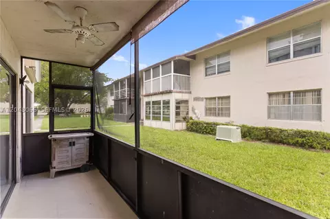 Exterior - 204 E Laurel Dr #1204, Margate, FL 33063 photo 2 of 5