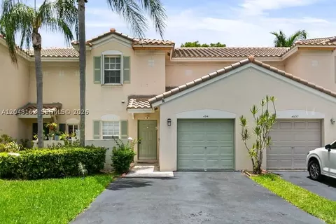 4941 SW 32nd Ter, Fort Lauderdale, FL 33312