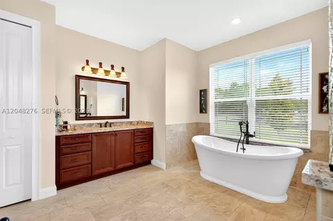 Bath - 5178 SW 93 Ln, Ocala, FL 34476 photo 3 of 7