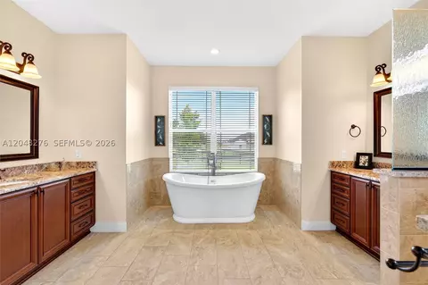 Bath - 5178 SW 93 Ln, Ocala, FL 34476 photo 2 of 7