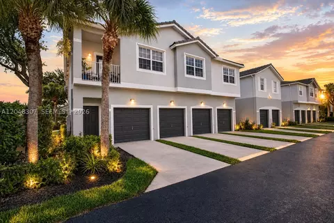3107 Grandiflora Dr, Greenacres, FL 33467
