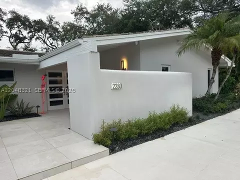 2280 NE 201st St, Miami, FL 33180