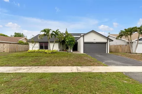 7428 NW 49th Ct, Lauderhill, FL 33319