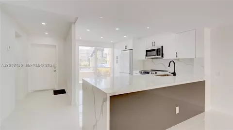 933 NE 24th Ave #169, Hallandale Beach, FL 33009