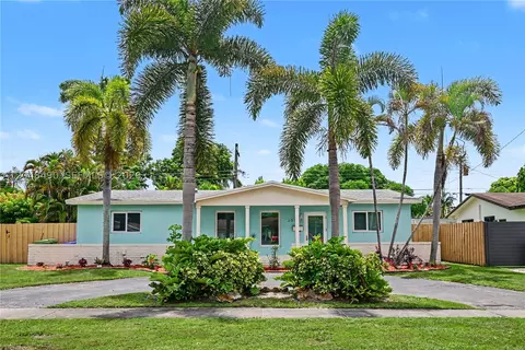 301 SW 65th Ave, Pembroke Pines, FL 33023