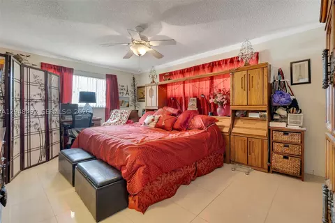 Bedroom - 2480 NE 46th St, Lighthouse Point, FL 33064 photo 1 of 5