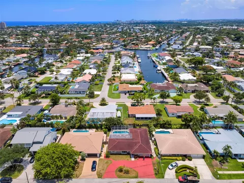 View/Area - 2480 NE 46th St, Lighthouse Point, FL 33064 photo 5 of 5