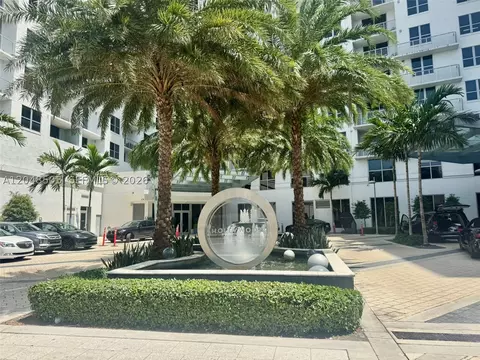 1776 Polk St #517, Hollywood, FL 33020
