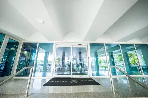 5055 Collins Ave #14H, Miami Beach, FL 33140