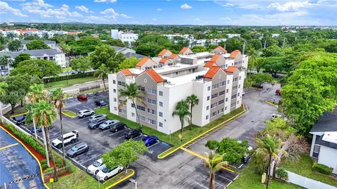 View/Area - Undisclosed, Hialeah, FL 33015 photo 1 of 8