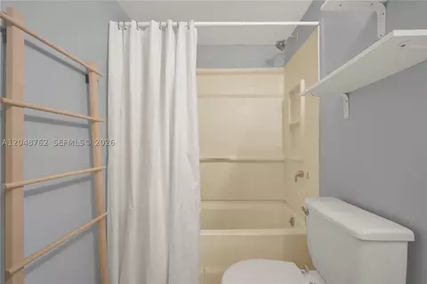 Bath - Undisclosed, Hialeah, FL 33015 photo 2 of 2