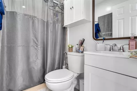 Bath - 6084 E 7th Ave, Hialeah, FL 33013 photo 2 of 2