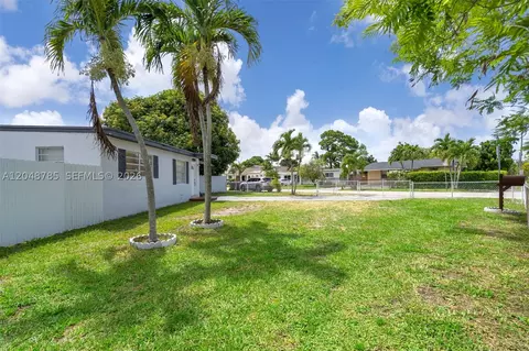Exterior - 6084 E 7th Ave, Hialeah, FL 33013 photo 1 of 2