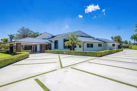 10506 SW 89 Pl, Miami, FL 33176