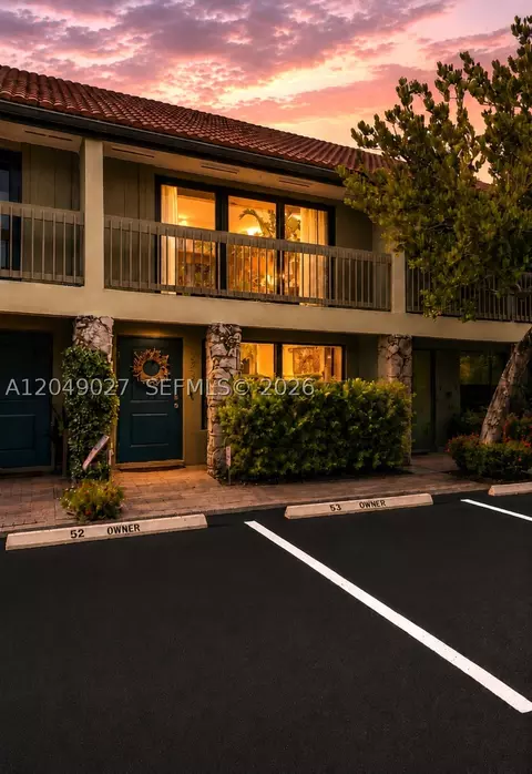6047 Bayview Dr, Fort Lauderdale, FL 33308