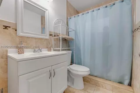 Bath - 329 W 18th St, Hialeah, FL 33010 photo 2 of 2