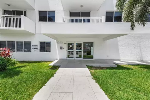 1666 West Ave #404, Miami Beach, FL 33139