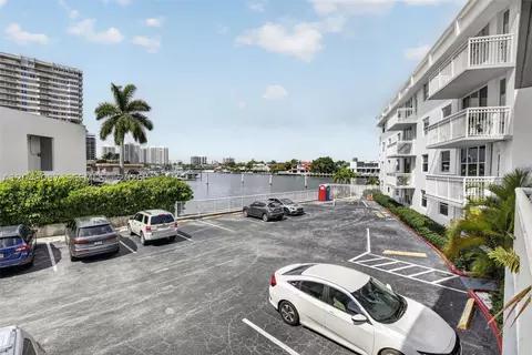 1913 S Ocean Dr #225, Hallandale Beach, FL 33009