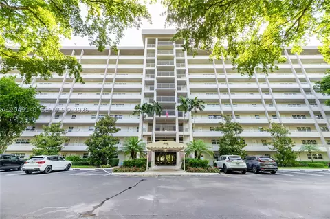 605 Oaks Dr #607, Pompano Beach, FL 33069