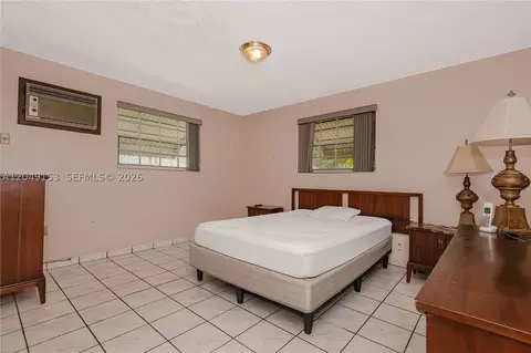 Bedroom - 292 W 39th Pl, Hialeah, FL 33012 photo 7 of 8