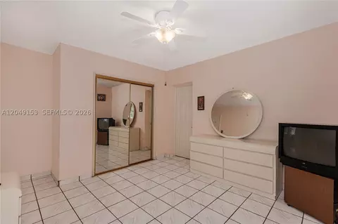 Bedroom - 292 W 39th Pl, Hialeah, FL 33012 photo 6 of 8