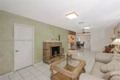 Living - 292 W 39th Pl, Hialeah, FL 33012 photo 2 of 6