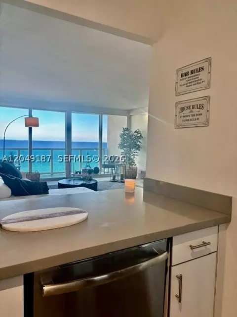 100 Bayview Dr #1906, Sunny Isles Beach, FL 33160