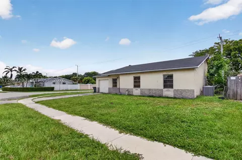 7931 SW 3rd St, North Lauderdale, FL 33068