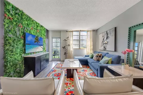 Undisclosed, Sunny Isles Beach, FL 33160