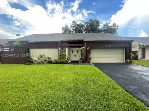 2811 Devonwood Ave, Miramar, FL 33025