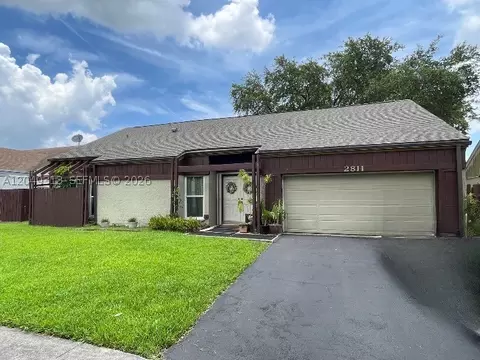 2811 Devonwood Ave, Miramar, FL 33025